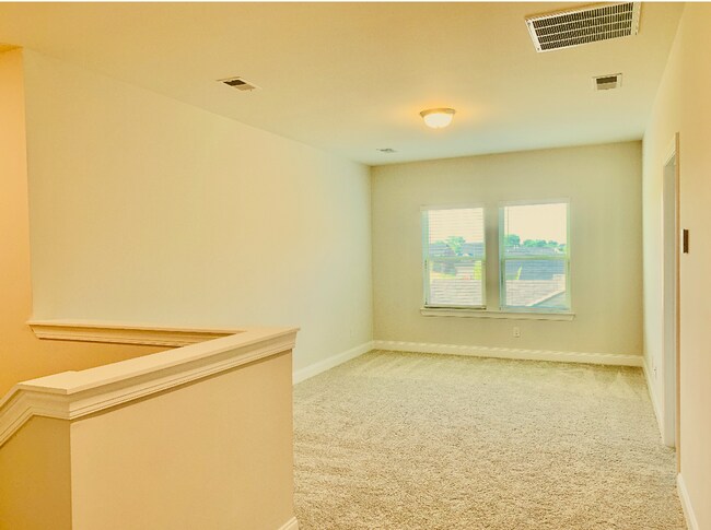 Building Photo - Coming Soon! Available 8/10/26 Stunning 4 bed, 2.5 bath residence in the highly sought-after Foxl...