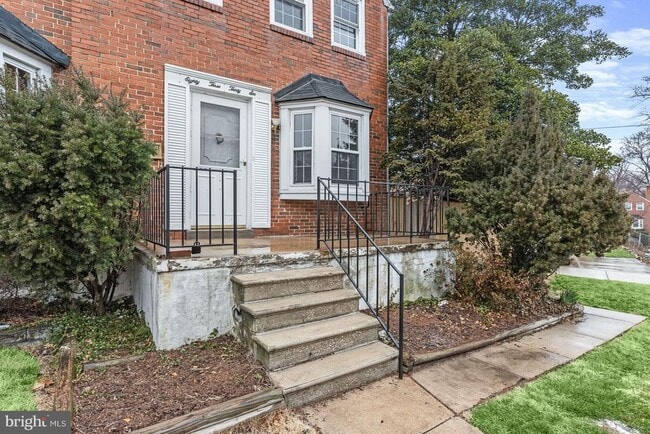 Building Photo - 8336 Wyton Rd