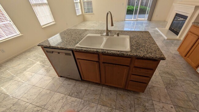 Building Photo - 4-Bedroom Danville Home in Quiet Cul-De-Sac | Prime Tassajara Location Top Schools