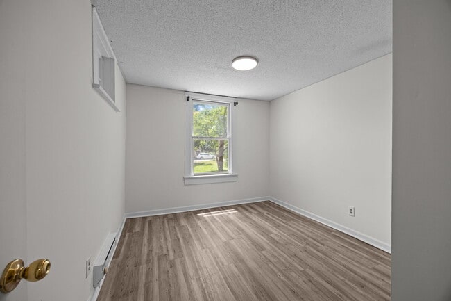 Building Photo - 806 Gorman St