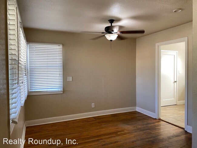 Building Photo - 3 br, 1 bath House - 1656 Country Club Blvd