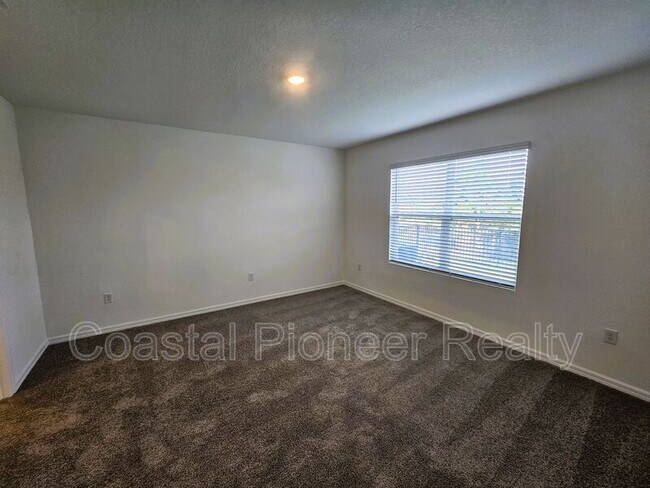 Building Photo - 32520 Weathered Oak Dr