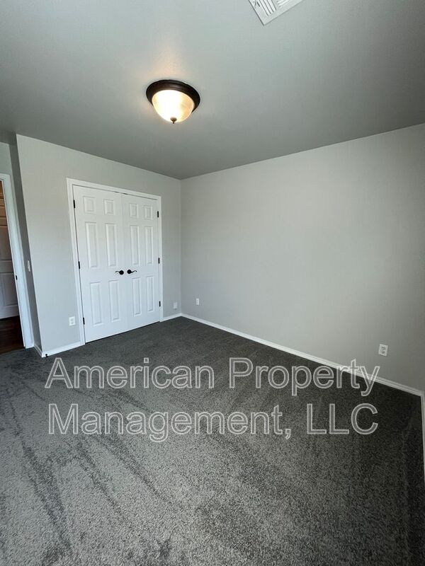 Building Photo - 12316 N 108th E Ave