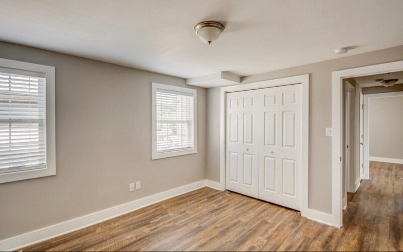 Building Photo - 412 S Charleston Ave