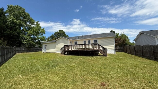 Building Photo - Three Bedroom Rambler in Fredericksburg