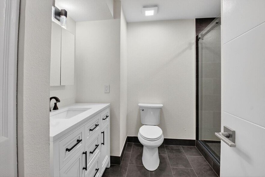 Building Photo - 1825 Palm Cove Blvd