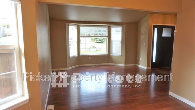 Building Photo - 10421 Ashley Cir NW