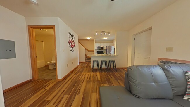Building Photo - 4 Bedroom, 2 Bathroom