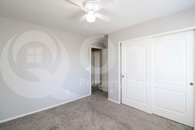 Building Photo - 1467 E Chestnut Ln