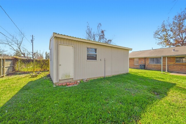 Building Photo - 10507 Seaford Dr