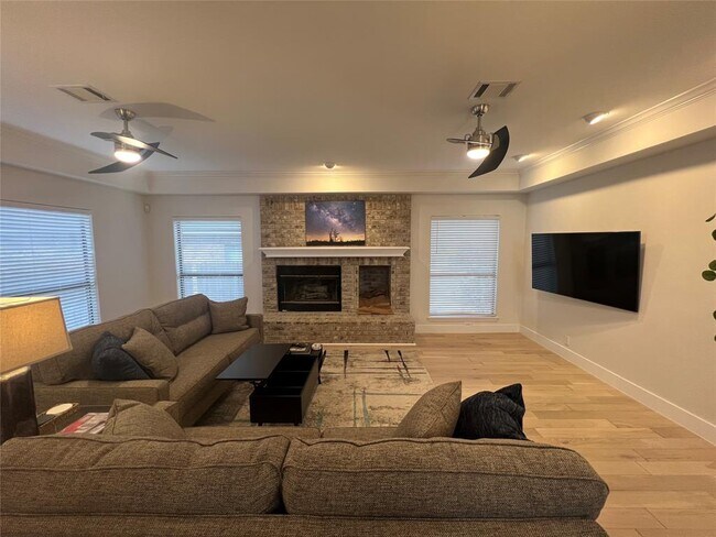 Building Photo - 3914 Latimer Dr