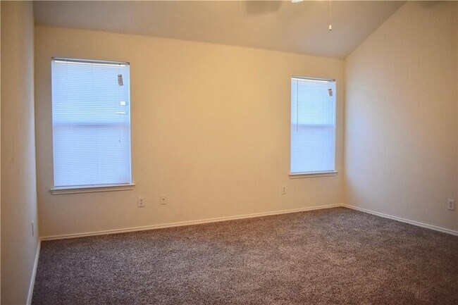 Building Photo - 1000 Salt Creek Trail