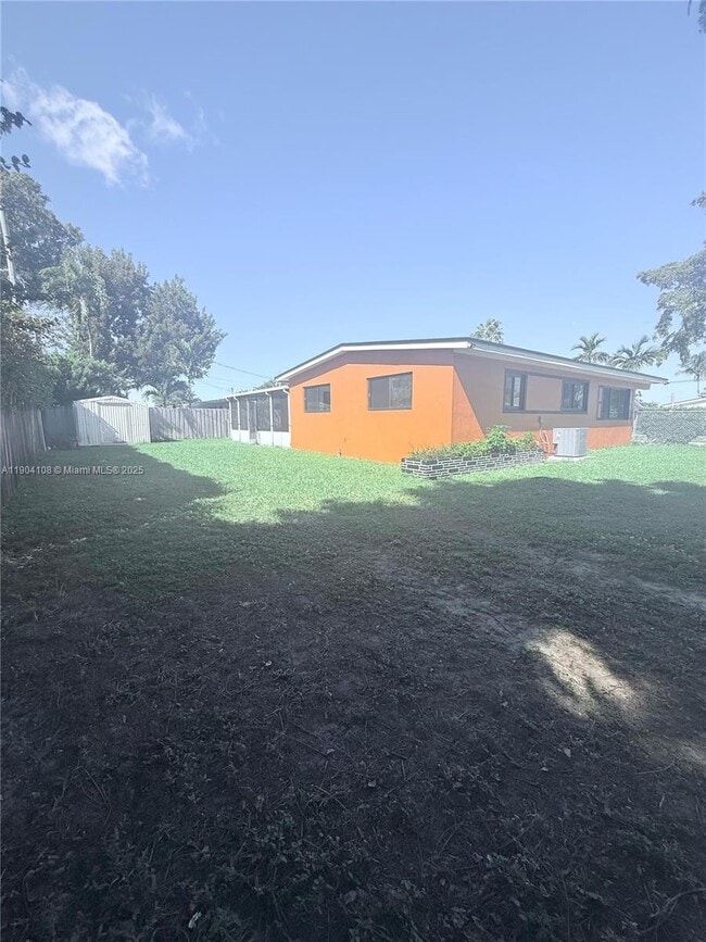 Building Photo - 9300 SW 52nd Terrace