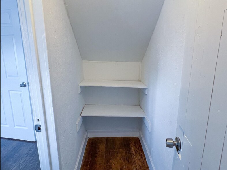 Building Photo - 11 Norwood St