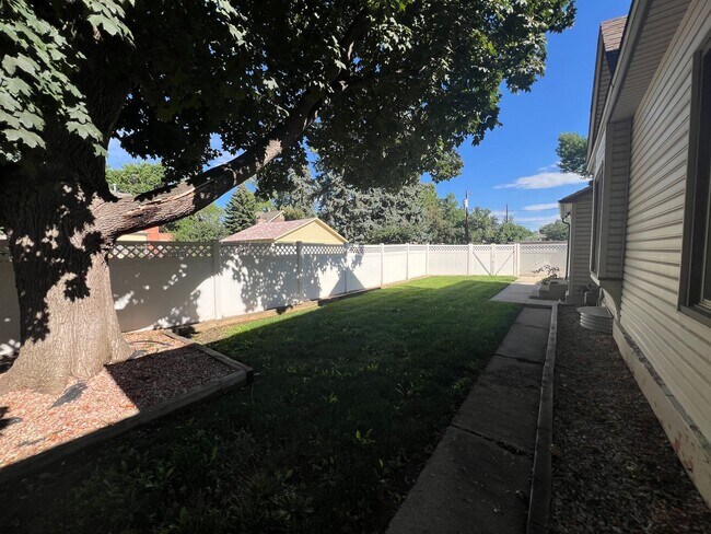 Building Photo - Historic Home Close to Downtown Loveland!