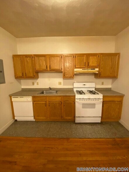 Building Photo - 17 Cummings Rd