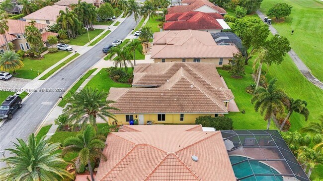 Building Photo - 720 Cypress Pointe Dr W