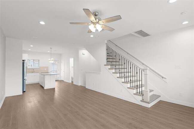 Building Photo - 5262 Ella Blvd