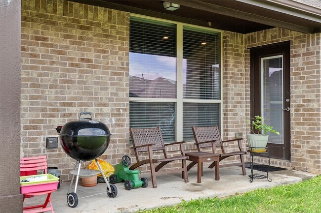 Building Photo - 1323 Lantern Faith Dr