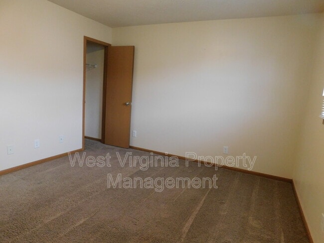 Building Photo - 152 Cardinal Wy