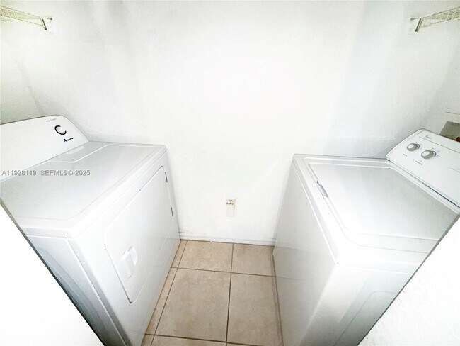 Building Photo - 308 Belmont Ln