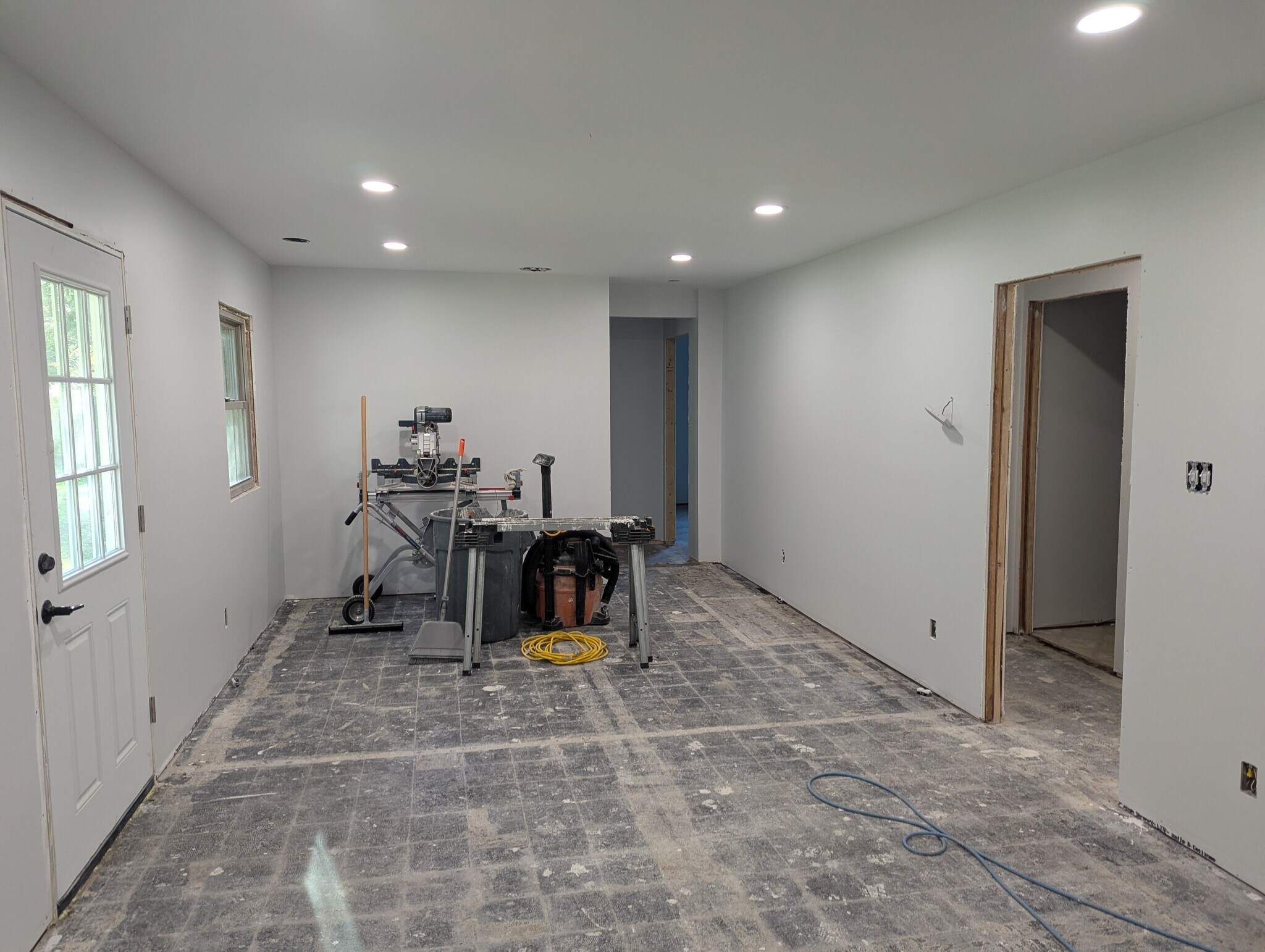 Living Area - 323 W Main St