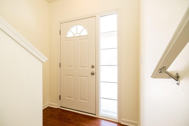 Building Photo - 6225 Brant Ln