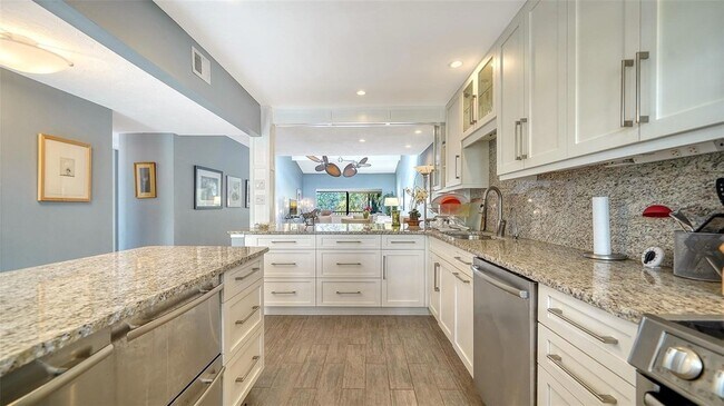 Building Photo - 1601 Pelican Point Dr