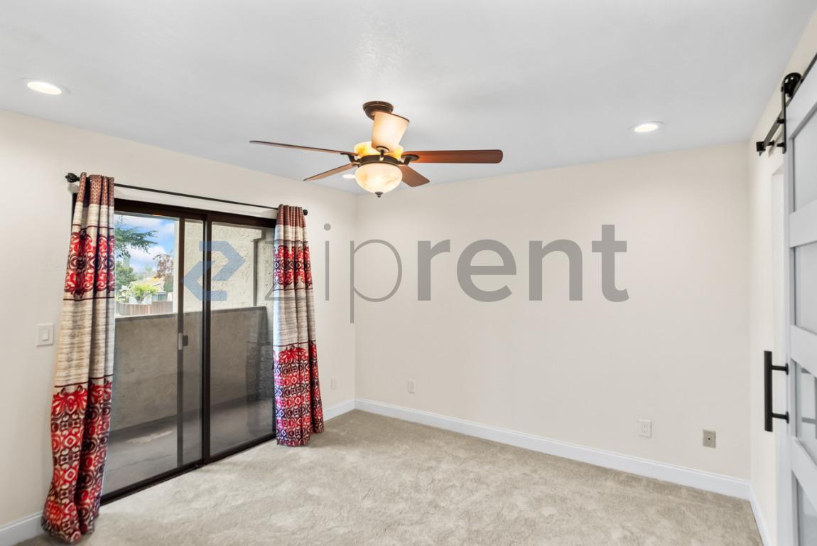 Building Photo - Unit