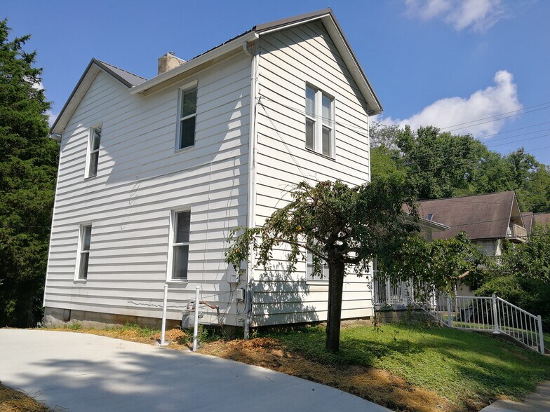 Building Photo - 35 Walker St