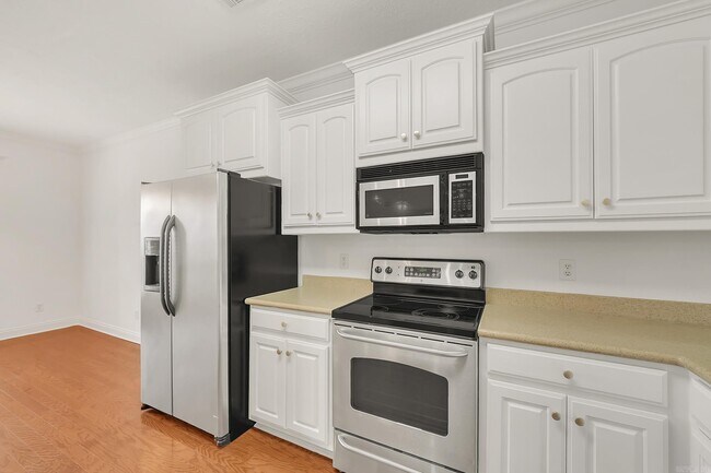 Building Photo - 43 Earnhardt Cir