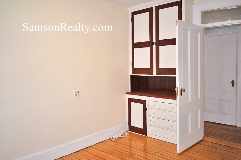 Building Photo - 111 Bowen St