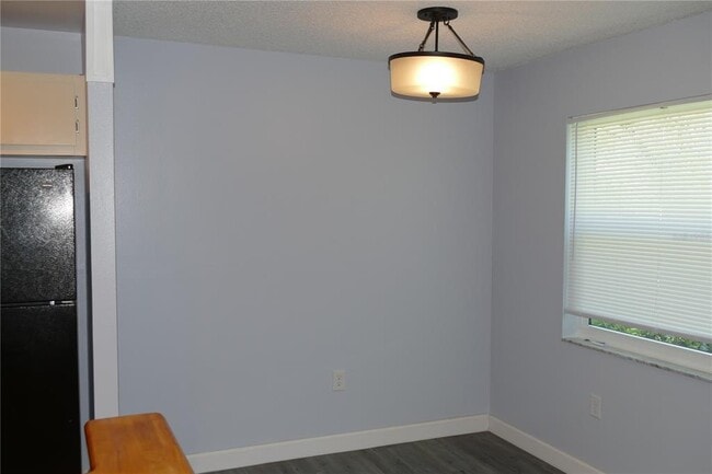 Building Photo - 205 S McMullen Booth Rd
