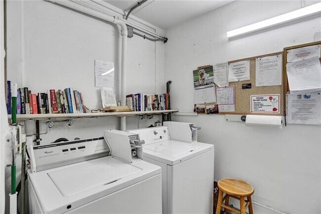 Building Photo - 101 N Birch Rd