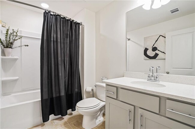 Building Photo - 580 Morrow Ln