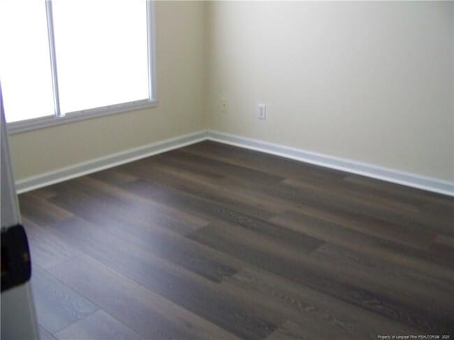 Building Photo - 513 Meadowland Ct