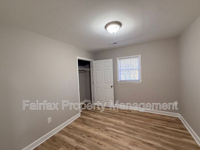 Building Photo - 2416 Owen St