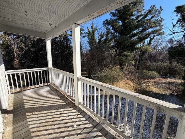 Building Photo - Charming 4bdrm/1.5bth Home Located in Richmond's North Highland Park w/Balcony!!