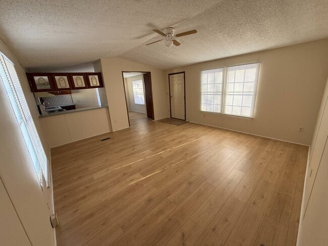 Building Photo - 1800 E Jordan Rd