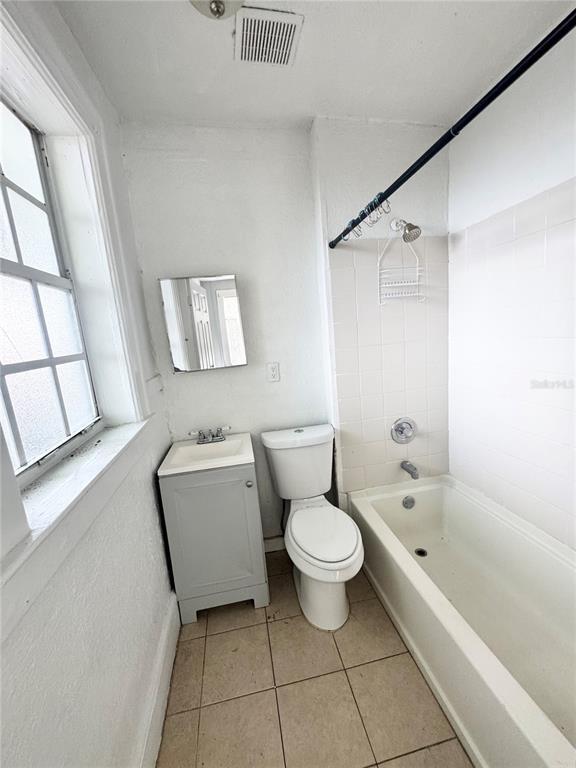 Building Photo - 704 Cordova Dr