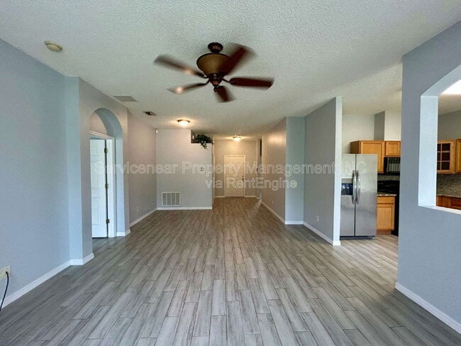 Building Photo - 10303 Beneva Dr