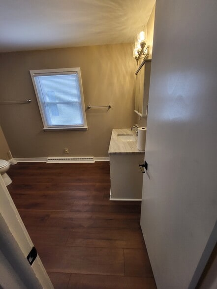 Bath - 709 Michigan St