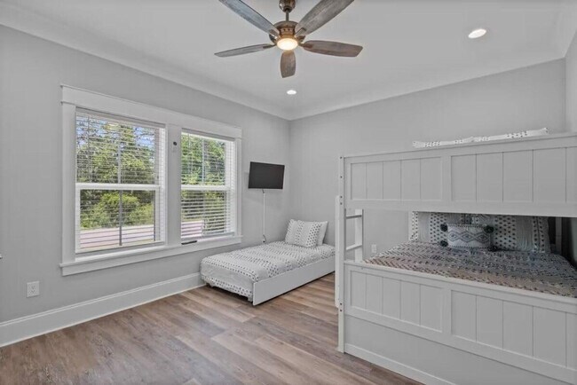 Building Photo - 1152 N County Hwy 393