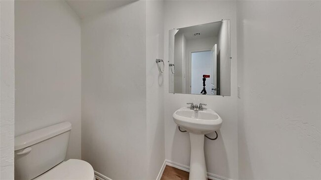 Building Photo - 1927 Wolford Wy