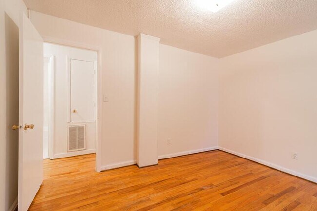 Building Photo - 1314 Boone St