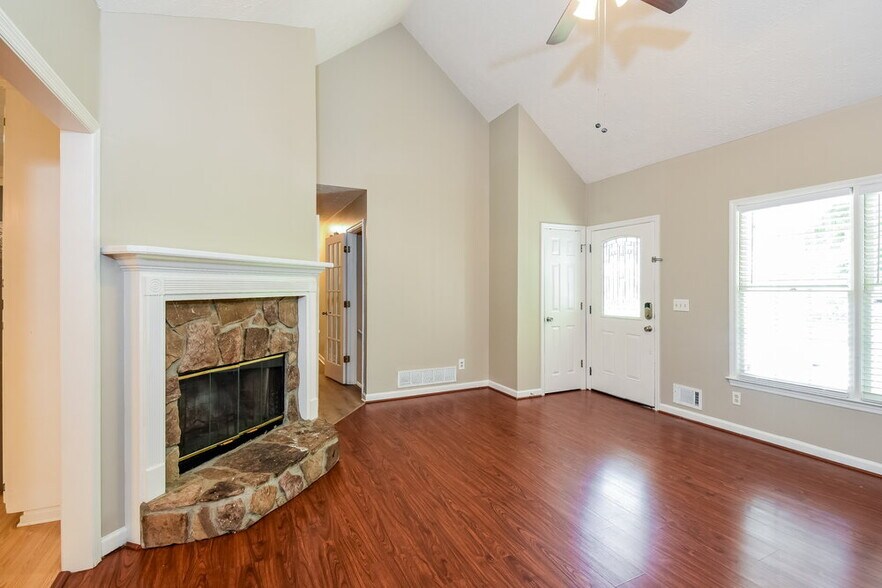 Building Photo - 503 Brooksdale Dr