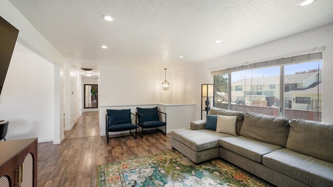 Building Photo - 423 W 1640 S