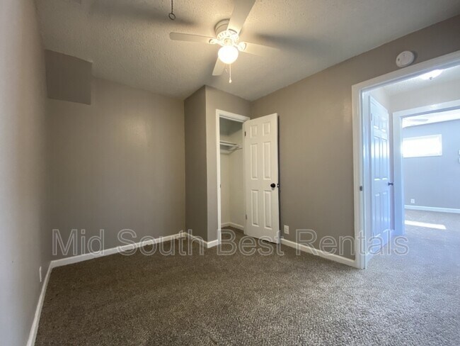 Building Photo - 3140 Sinclair St