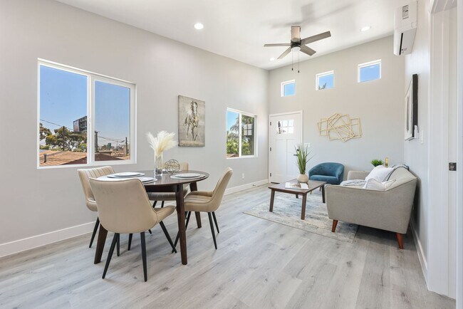 Building Photo - Brand New Upstairs 1 Bed 1 Bath! Vaulted C...
