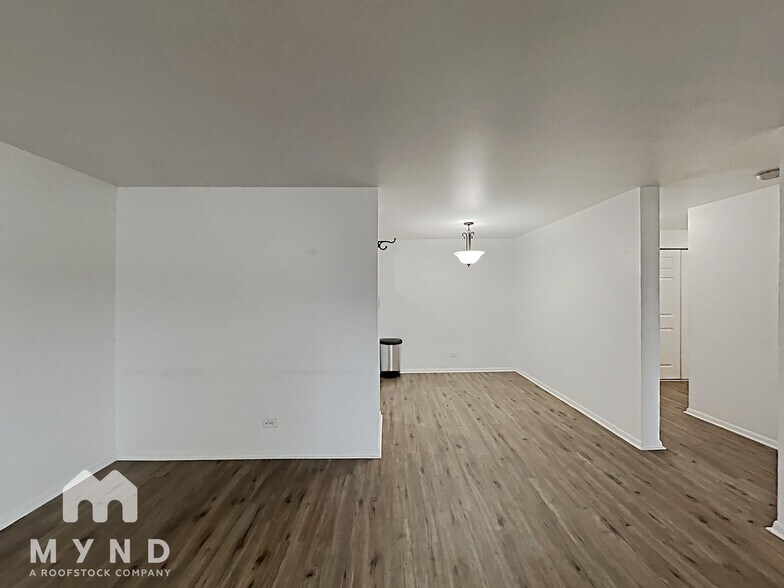 Building Photo - 1366 Garfield St